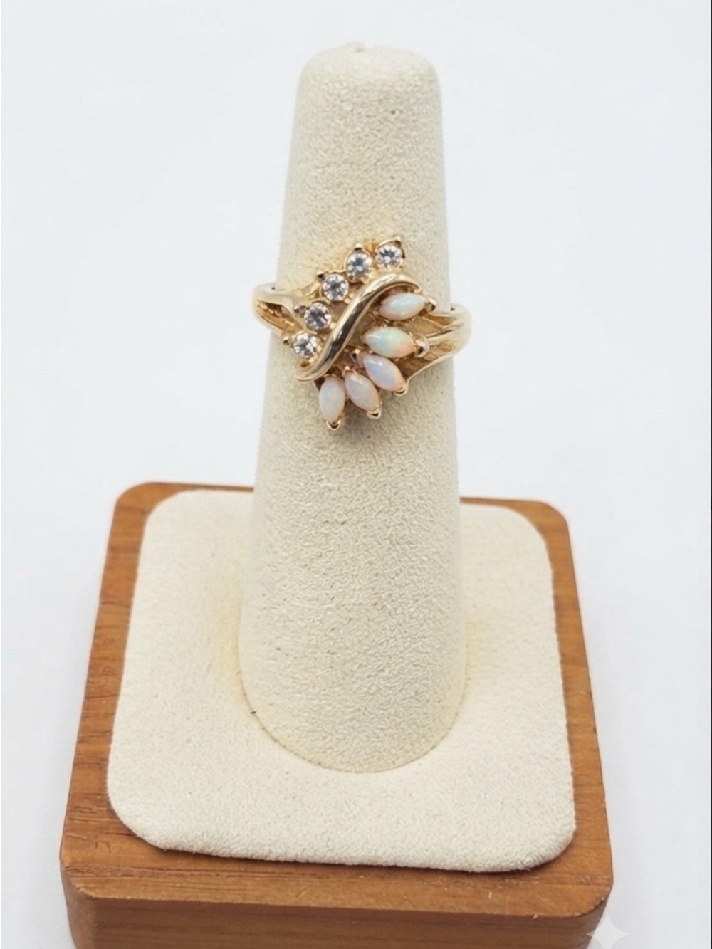 Vintage Uncas Gold-Tone Opal & Rhinestone Swirl Cocktail Ring Size 5.75